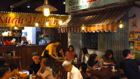 Ẩm thực đường phố vào nhà hàng