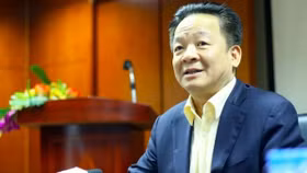 Thua lỗ nặng nề, Vinafood II còn gì hấp dẫn bầu Hiển?