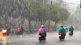 Áp thấp nhiệt đới gần Biển Đông, Nam Bộ bước vào đợt triều cường mới