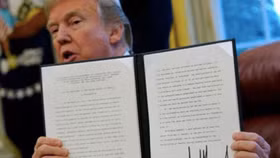 Quốc hội Mỹ tính hạn chế quyền áp thuế quan của ông Trump