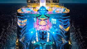 Kinh ngạc với tiện nghi của siêu du thuyền lớn nhất thế giới