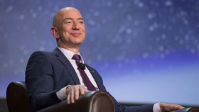 Jeff Bezos - Gã tỷ phú của đế chế Amazon: Tiêu tiền khó hơn kiếm tiền?