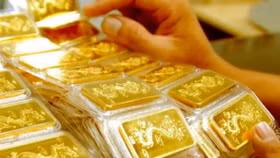 Giá vàng hôm nay 3/1: Lên mức cao nhất 3 tháng