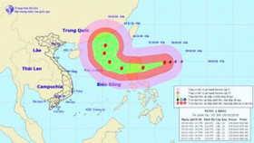 Siêu bão Yutu giật trên cấp 17 đang rất gần Biển Đông