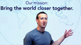 Mark Zuckerberg bị đề nghị từ chức Chủ tịch Facebook