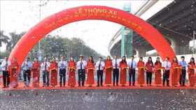 Hà Nội thông xe giai đoạn 1 đường vành đai 3, đoạn Mai Dịch - Cầu Thăng Long