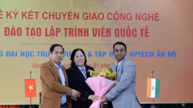 Trường đại học Trưng Vương và Tập đoàn Aptech Ấn Độ ký kết chuyển giao công nghệ đào tạo lập trình viên quốc tế