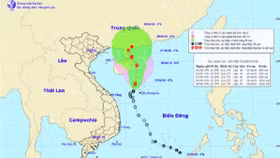 Bão số 2 "vần vũ" ở biển Đông, gió giật cấp 10