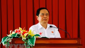 Bầu hai đồng chí Trần Cẩm Tú và Trần Thanh Mẫn vào Ban Bí thư