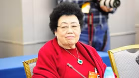 Nữ tỷ phú Trần Lệ Hoa: Nghèo đói là trường học lớn nhất đời tôi