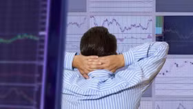 VN-Index đối diện nguy cơ tăng trưởng âm