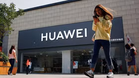 Sau nỗ lực của Nhà Trắng, Mỹ hoãn lệnh cấm sử dụng thiết bị Huawei thêm 2 năm