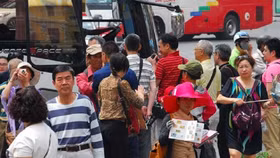 Phía sau sự bùng nổ du lịch 0 đồng