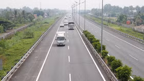 Xây đường cao tốc ở Việt Nam rẻ hay đắt?