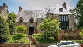 Cựu Tống thống Obama mua biệt thự 8,1 triệu USD cách Nhà trắng 3km