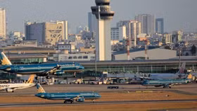 Sẽ nghiên cứu mở đường băng số 3 tại sân bay Tân Sơn Nhất
