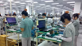 Xuất khẩu điện thoại, máy tính vượt 10 tỷ USD