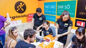 Các quỹ ngoại vừa trao tay lượng lớn cổ phiếu FPT và MWG