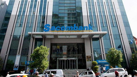 Sacombank lại chào bán lô cổ phần “ế” của Vàng bạc đá quý Phương Nam, giá giảm một nửa