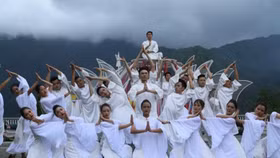 Sau 1 tháng chính thức công diễn, "Vũ điệu trên mây" cho thấy sức cuốn hút ghê gớm