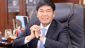 Vợ chồng Chủ tịch đăng ký mua gần 6,5 triệu cổ phiếu HPG