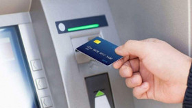 NHNN chỉ đạo dừng tăng phí rút tiền qua ATM