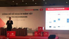 Techcombank chào sàn với giá 128.000 đông/cp