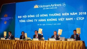 Giá cổ phiếu giảm mạnh, Vietnam Airlines dự kiến chuyển sàn HoSE