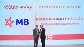 MB nhận giải "Ngân hàng bán lẻ tiêu biểu" và "Ngân hàng đồng hành cùng doanh nghiệp nhỏ và vừa"