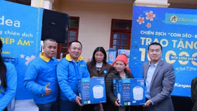 Điện máy Xanh khởi động chương trình "Cơm dẻo - Bếp ấm", mong Tết ấm no đến cho bà con nghèo