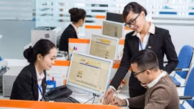 SHB đưa chương trình nghệ thuật “chắp cánh niềm tin” đến miền Đông Nam Bộ