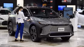 Nhật Bản vẫn bị tụt lại trong cuộc chạy đua xe điện toàn cầu