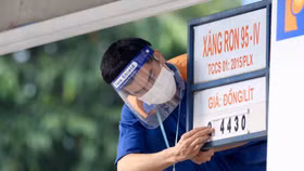 Giá xăng xuống mức thấp nhất trong năm