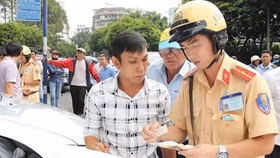 Vì sao phải mua bảo hiểm xe cơ giới bắt buộc?