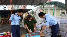 Lạng Sơn bắt giữ vụ vận chuyển 86,3 tấn thực phẩm đông lạnh không rõ nguồn gốc