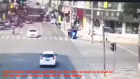 “Xe điên” Tesla phóng như bay trên phố khiến 1 người thương vong