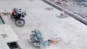 Rơi từ tầng 3 xuống, bé gái sống sót thần kỳ nhờ... yên xe gắn máy