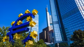 ECB sẵn sàng tăng lãi suất 50 điểm cơ bản trong tháng 2 và 3/2023