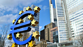 ECB thay đổi chính sách, mở ra khả năng tăng lãi suất trong 2022