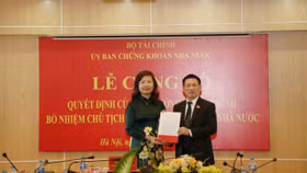 Bà Vũ Thị Chân Phương làm Chủ tịch Uỷ ban Chứng khoán Nhà nước