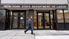 Hoa Kỳ: 6,6 triệu người dân nộp đơn xin trợ cấp thất nghiệp chỉ trong 1 tuần