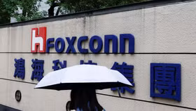 Lo sợ Covid, công nhân bỏ trốn khỏi nhà máy Foxconn Trung Quốc