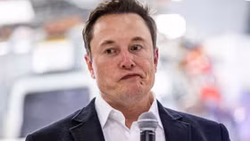 Elon Musk là tỷ phú đầu tiên trên thế giới… “mất” 200 tỷ USD