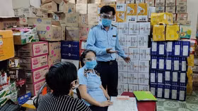 Đà nẵng: Tạm giữ 43.463 đơn vị sản phẩm bánh, kẹo không có hóa đơn