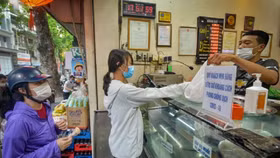 Hà Nội cho mở lại hầu hết dịch vụ từ sáng nay (21/9)