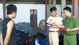 Công an Ninh Bình bắt giữ số lượng lớn rượu ngoại nhập lậu