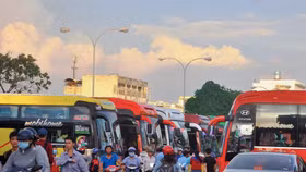 Muốn giảm áp lực tại các bến xe, Hà Nội khuyến khích bán "online" vé xe khách