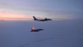 F-22 Mỹ tiếp tục đánh chặn máy bay tuần biển chống ngầm Tu-142 Nga trên vùng biển Alaska