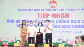 Hà Nội tiếp nhận hơn 20,5 tỷ đồng ủng hộ mua vắc xin phòng dịch Covid-19