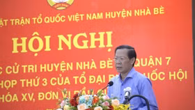 Chủ tịch TP.HCM: Sốt đất gây khó khăn cho việc triển khai các dự án